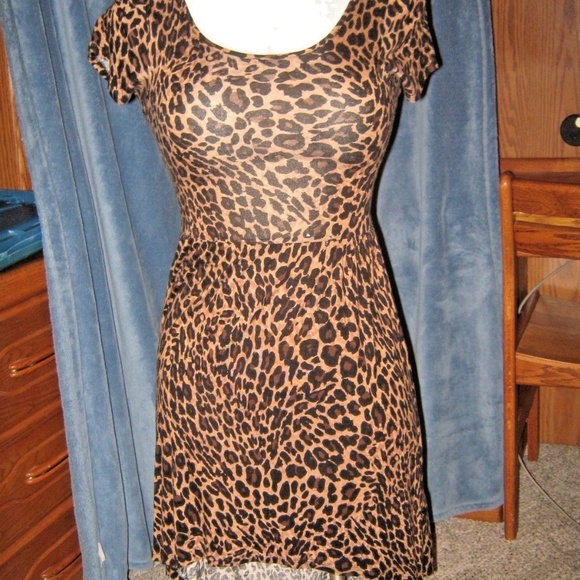 Forever 21 Dresses & Skirts - FOREVER 21 Sexy High Low Leopard Stretch Dress M
